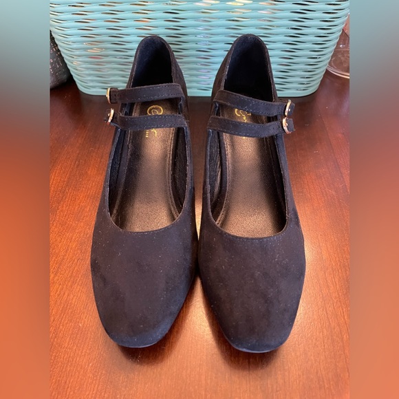 C Comfort Est 1946 Mary Jane’s - Picture 2 of 8